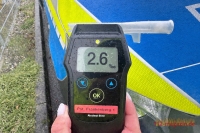 Zwei Zeugen verhinderten die Weiterfahrt einer auffälligen Autofahrerin auf der Autobahn.