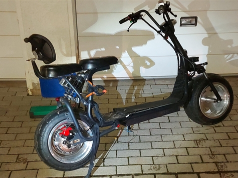 Dieser E-Scooter wurde in Korbach gefunden - die Polizei sucht den Eigentümer.