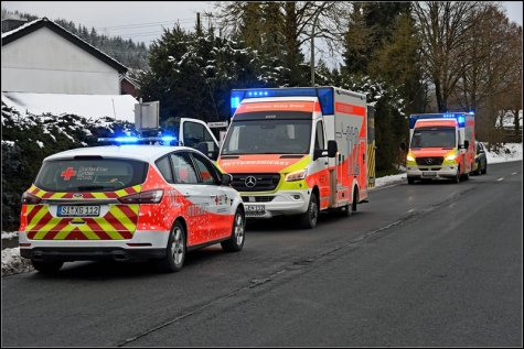 Zwei Verletzte forderte der Unfall in Weidenhausen. 