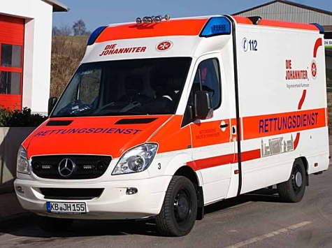 Mit einem RTW kam die verletzte Frau ins Krankenhaus nach Korbach.