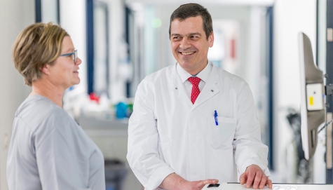 In der Kategorie Innere Medizin erreichte das Kreiskrankenhaus eine sehr gute Platzierung. Im Bild der Chefarzt der Klinik für Innere Medizin, PD Dr. med. Matthias Klingele, und Oberärztin Nicole Ludolph.