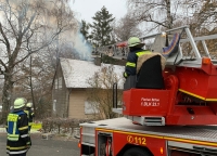 Die Briloner Feuerwehr hat am Freitagnachmittag (2. Dezember 2022) einen Kaminbrand Am Kahlen Hohl in Petersborn gelöscht.