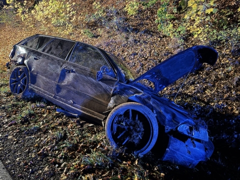 Am 22. Oktober 2025 ereignete sich auf der L 3076 ein Unfall; der Audi erlitt Totalschaden und wurde abgeschleppt.