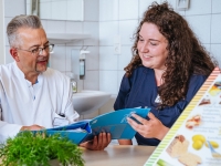Dr. Frank Reinhardt, das Diabetes-Team und weitere Experten informieren Interessierte im Korbacher Bürgerhaus rund um das Thema Diabetes.