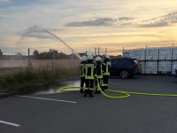 Drei Feuerwehren trainierten am 30. September 2026 bei der Firma Rektol in Dorfitter den Einsatz nach dem Auslösen einer Brandmeldeanlage.