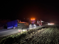 Am 14. Oktober 2025, gegen 1.00 Uhr, wendete der Fahrer (61) mit einem Iveco und Anhänger auf der B 252 in Höhe „Mühlhäuser Hammer“; Wagen und Anhänger wurden beschädigt.