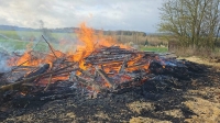 Eine beobachtete Rauchsäule führte in Waldeck zur Alarmierung mehrerer Feuerwehren.