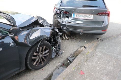 Bei einem Auffahrunfall auf der Northeimer Straße am 5. August 2025 wurde eine Frau leicht verletzt.