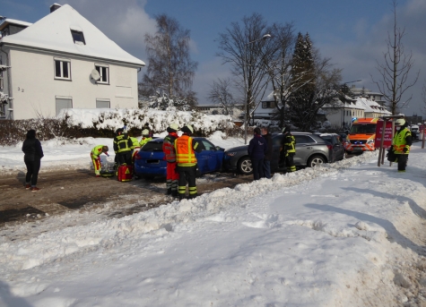 In Kassel wurden am Dienstag zwei Personen bei einem Unfall verletzt.