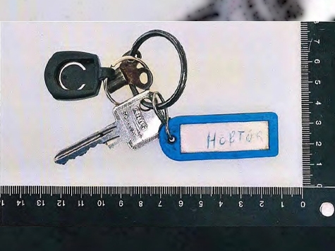 Bei einem Tatverdächtigen wurden mehrere Schlüssel gefunden.