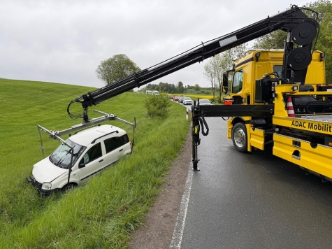 Nach dem Unfall am 11. Mai 2026 war der Fiat nicht mehr fahrbereit und musste geborgen werden.