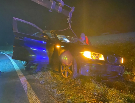 Am 17. November 2020 kam es auf der Bundesstraße 253 zu einem Alleinunfall - ein BMW musste mit Totalschaden abgeschleppt werden.