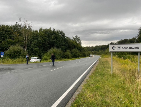Zu einem Unfall auf der Bundesstraße 450 kam es am 26. August 2021 bei Mengeringhausen. 