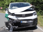 Auf der L 838 bei Beverungen kam es am 30. Juni 2026 zu einem Zusammenstoß zwischen einem Fiat Scudo und einem Lkw.