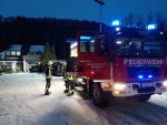 Am späten Montagnachmittag eilten zahlreiche Feuerwehreinheiten nach Bredelar, da eine massive Verqualmung in einer Wohnung gemeldet worden war, die einen Atemschutzeinsatz erforderlich machte.