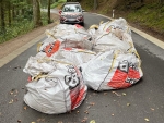 Auf der gesperrten L 914 bei Oberhenneborn wurden am 26. August 2026 insgesamt 13 Bigbags entdeckt, die mutmaßlich mit Asbest gefüllt sind.