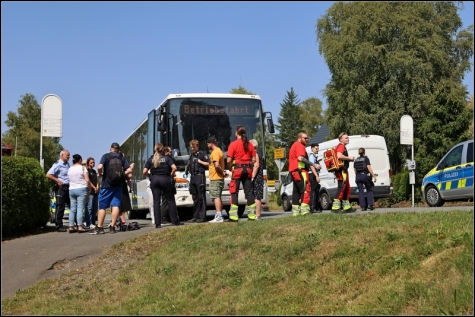 In Womelsdorf kam es aufgrund eines gescheiterten Abbiegevorgangs zu einer Schlägerei zwischen einem Busfahrer und einem Transporterfahrer. 