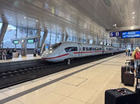 Die Bundespolizei traf im Bahnhof Kassel-Wilhelmshöhe einen der Beteiligten an, nachdem der Streit in einer körperlichen Auseinandersetzung geendet hatte.