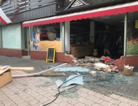 Am 20. Juli 2019 wurde die Schaufensterscheibe eines Lebensmittelgeschäfts in Schwalefeld zerstört. 