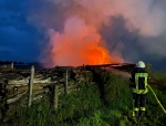 In Friedrichshausen (Landkreis Waldeck-Frankenberg) brannte am 22. August 2021 ein Schuppen und ein Holzstapel.