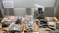 Bei einer Wohnungsdurchsuchung in Gießen stellte die Kriminalpolizei größere Mengen verschiedener Drogen sicher.