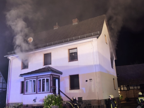 Die Feuerwehren Rosenthal und Roda waren bei einem Wohnungsbrand an der Kirchhainer Straße im Einsatz.