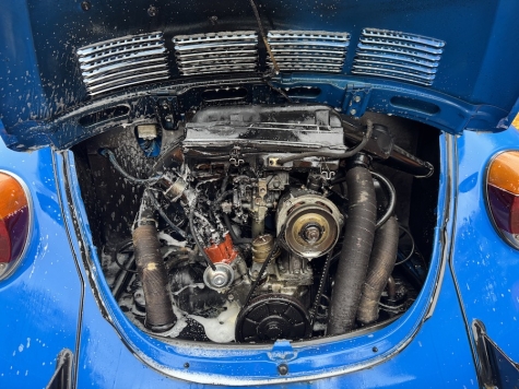 Am 16. Oktober 2025 kam es auf Höhe des Seniorenheims in Volkmarsen im Motorraum eines VW Käfer zu einem Entstehungsbrand.