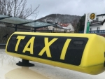 Am 21. Januar wurde ein Taxi in der Laustraße angefahren - die Polizei sucht Zeugen