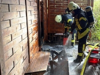 Am 30. Oktober 2025 kam es in der Günter-Hartenstein-Straße zu einem Brand in einem Geräteschuppen auf einem Klinikgelände.