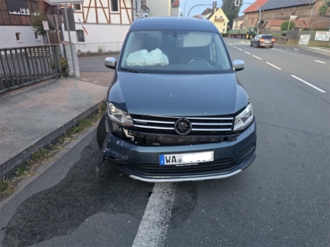 Am 3. Juli 2025 kollidierten zwei Fahrzeuge in der Fritzlarer Straße in Mandern.