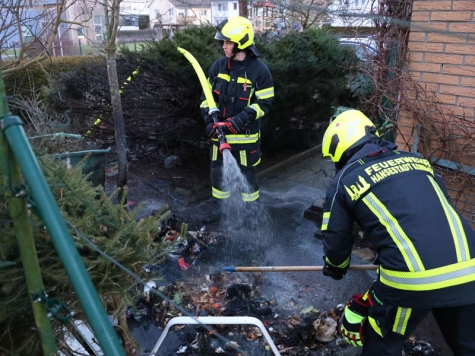 Die Korbacher Kernstadtwehr rückte am 1. Januar 2025 zu einem Brandeinsatz aus.