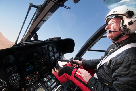 Rainer Michely flog seit 27 Jahren den Siegener Rettungshubschrauber "Christoph 25". In den letzten 40 Jahren flog er zuvor Bundesgrenzschutzmaschinen und Rettungshubschrauber in Kassel und Köln. Heute startet er zum letzten Mal. 