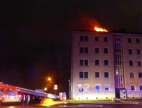 In Kassel musste die Feuerwehr einen Dachstuhlbrand löschen.