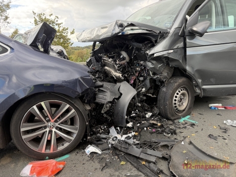 Vier Fahrzeuge waren am 10. Oktober 2026 an dem schweren Verkehrsunfall zwischen Korbach und Dorfitter beteiligt.