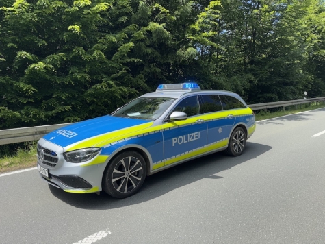 Die Polizei ermittelt nach mehreren Einbrüchen im Kreis Höxter – betroffen sind unter anderem ein Geschäft, eine Schule und eine Praxis.