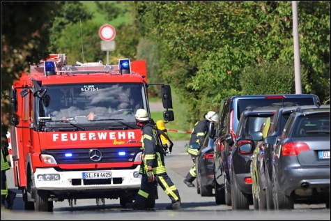 Zunächst wurde die Straße "Zur Ecke" großräumig abgesperrt. 