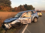 Ein Subaru und ein Mercdes Benz kollidierten am 15. Oktober auf der Landesstraße zwischen Dehausen und Rhoden.