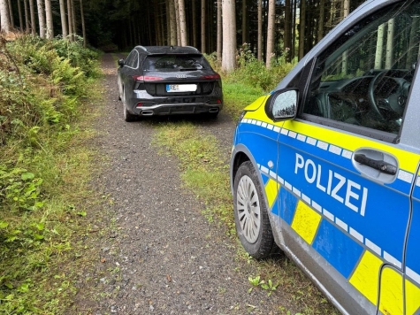 Eine Frau aus Eslohe durchschaute am 31. August 2026 einen Betrugsversuch durch falsche Polizeibeamte.