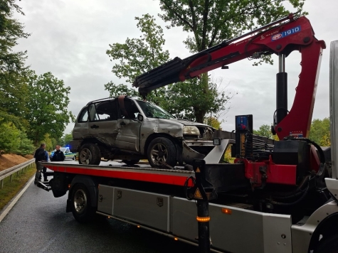 Ein 18-Jähriger aus Medebach verlor am 1. September 2025 auf regennasser Fahrbahn die Kontrolle über seinen Suzuki.