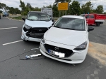Bei dem Unfall auf der B 251 bei Korbach wurden beide Fahrzeuge stark beschädigt. Eine Beifahrerin kam ins Krankenhaus.