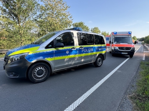 Auf der Kreisstraße 91 ereignete sich am 26. Dezember 2025 ein schwerer Unfall bei Straßenglätte.