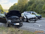 Auf der B 253 an der Abfahrt nach Friedrichshausen kam es am 20. August 2026 zu einem Zusammenstoß zwischen einem Mercedes und einem Mini.