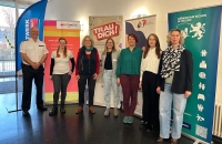 Initiatoren der Veranstaltung (v.l.n.r.): Sascha Aschermann, Polizeipräsidium Nordhessen, Netzwerk gegen Gewalt, Constanze Willimczik, Beratungsstelle pro Familia, Katharina Fertsch-Röver, Schultheater-Studio Frankfurt am Main, Monika Jacob, faX Fachberatungsstelle bei sexualisierter Gewalt in Stadt und Landkreis Kassel, Jenny Franke, Schulpsychologie des Staatlichen Schulamtes des Landkreises und der Stadt Kassel, Jasmin Beck, Schulpsychologie des Staatlichen Schulamtes des Landkreises und der Stadt Kassel, Martina Brunkow, Gewaltprävention und Schutzkonzeptentwicklung vom Hessischen Ministerium für Kultus, Bildung und Chancen