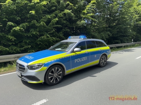 Nach einem Sturz am 19. Mai 2026 an der Ecke Hinter dem Kloster/Bunsenstraße in Korbach sucht die Polizei nach Zeugen.