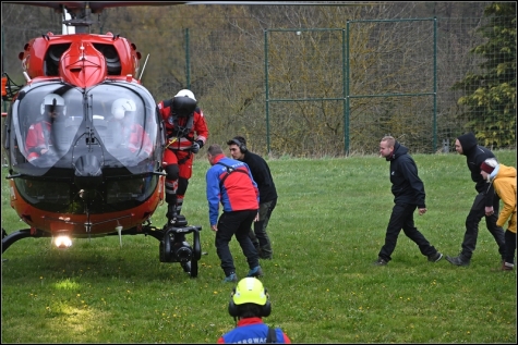 Über 100 Menschen wurden im Rahmen der Katastrophenschutzübung des hessischen Innenministeriums am Samstag mit Hubschraubern aus dem Urfftal gerettet. Einige von ihnen waren noch gehfähig, die meisten mussten mittels Rettungswinde gerettet werden. 