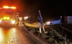 Ein Opel ist zwischen Godelheim und Höxter unsanft auf Bahngleisen gelandet.