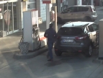 Die Polizei suchte einen grauen Nissan und den Fahrer, der sich am 24. März 2022 an einer Tankstelle in Usseln bereichert hat.