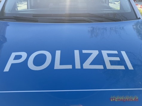 Ein Jugendlicher flüchtete am 10. Oktober 2026 mit mehreren Markenjacken aus einem Sportgeschäft in Vellmar.