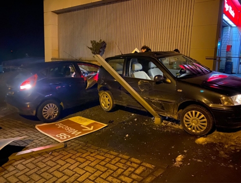 Am 3. März 2021 ereignete sich ein Unfall mit hohem Sachschaden in Battenberg - das Verursacherfahrzeug ist nicht angemeldet, der Fahrer flüchtete vom Unfallort.