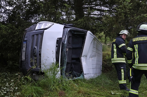 Vermutlich führte der starke Alkoholkonsum des Fahrers zu einem Unfall am Dienstagabend. 